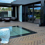 Moso: Terrasse im französischen Fischgrät-Design