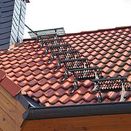 Flender: Für mehr Sicherheit beim Betreten des Steildachs