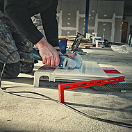 Kronen-Hansa: Staubfreiheit beim Fliesenschneiden