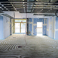 Flächenheizung in neuen Estrich integriert