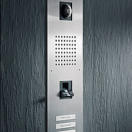 S. Siedle & Söhne: Biometrische Sicherheit am Eingang