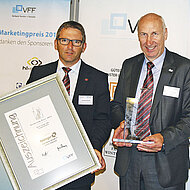 &raquo;Ist es wirklich nur ein Fenster?&laquo;