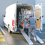 Layher: Das kleine Fahrgerüst für die schnelle und sichere 1-Personen-Montage