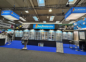 Auf zwei Messen  Profil gezeigt