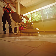 Neues Sortiment an leistungsstarken Bodenschleifmaschinen und -werkzeugen