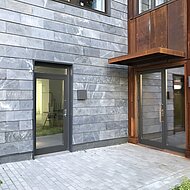 fischerwerke: Stahl und Stein stilvoll vereint