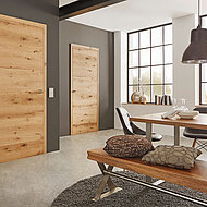 Grauthoff: Türserie mit Holz in seiner natürlichsten Form