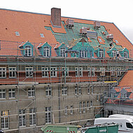 Nelskamp: Dach der alten Siemens-Villa leuchtet wieder wie früher