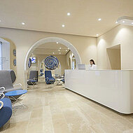 Bodenbeläge aus Marmor dauerhaft schützen und schonend pflegen