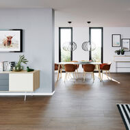 Montageeffizienz und Designklarheit: L-Winkel-Sockelleisten von Parkettfreund