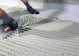 Neuer Fliesenkleber mit weniger Gewicht f&uuml;r mehr Fl&auml;che