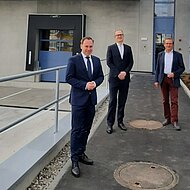 PCI: MdB Dr. Volker Ullrich zu Besuch bei Augsburger Bauchemie-Hersteller PCI