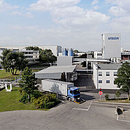 UZIN UTZ: Gelungener Stabwechsel im Familienunternehmen - Neue Führungsgeneration setzt Erfolgsstrategie fort