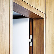 Flächenbündige Innenarchitektur in exklusivem Wohnhaus