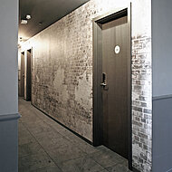 PRÜM-Türenwerk: Karo-Oberflächen unterstreichen den Vintagestyle