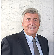 FN Neuhofer : 80 Jahre und immer noch täglich in der Firma 