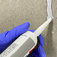 SCHOMBURG: Klebstoff-Allrounder für unterschiedliche Materialien