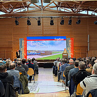 Volles Haus und volles Programm beim Partnertag