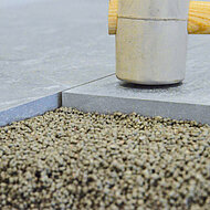 Neues trasshaltiges Bindemittel für Drain- und Bettungsmörtel 