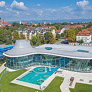 Kunststoffdachbahn bringt neuen Schwung in Straubinger Schwimmbad