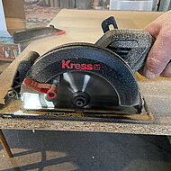 Kompakte Sägen für einhändiges Arbeiten an verwinkelten und engen Stellen