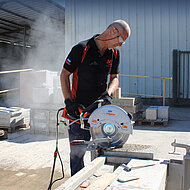 Saint-Gobain Abrasives: Neuer elektrischer Trennschleifer bietet hohe Zuverlässigkeit 