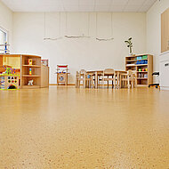 nora systems: Kautschuk-Beläge als sicherer Untergrund in Kita