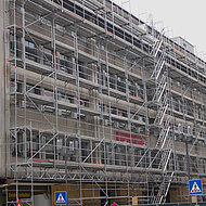 ALTRAD PLETTAC ASSCO: Leicht montierbares Sicherheitsgeländer für den Seitenschutz