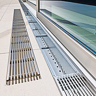 Richard Brink: Raum für Zeitgeschichte stilvoll entwässert