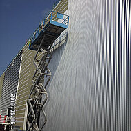 BMW-Werk: Fassade bei laufender Produktion überholt