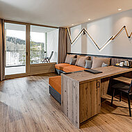 ASPECTA: Vielschichtiger Bodenbelag in warmen Eichentönen