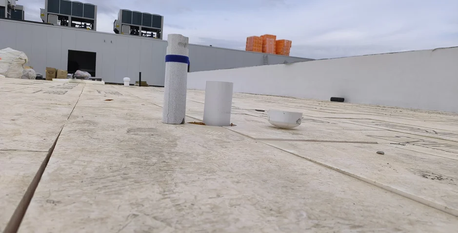 Leckagen auf Flachdächern frühzeitig aufspüren