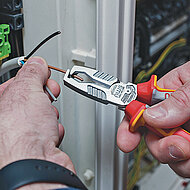 NWS: Abschneiden, Abmanteln, Abisolieren - Drei Arbeitsschritte in einem