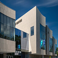 fischerwerke: Geschichtsforschung hinter futuristischer Fassade