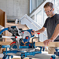 Robert Bosch: Per Klick kraftvoll und staubfrei sägen