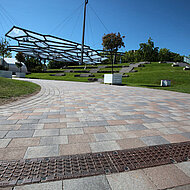 HAURATON: ZDF-Poolbühne 2020 mit Rinnen von Hauraton ausgerüstet