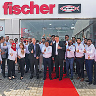 Fischerwerke: Neues fischer-Center in Abu Dhabi eröffnet