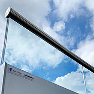 Kömmerling: Flüssiglaminationstechnologie erstmals ohne Randverbund