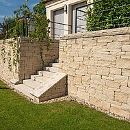 Natursteine für den modernen Wellnessgarten