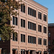 Hagemeister: Spiel mit Ebenen und Details Spandauer Bürogebäude setzt Backsteintradition fort