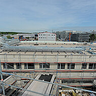 Dächer der internationalen Friedensschule in Köln sicher und professionell abgedichtet