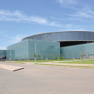 Kömmerling: Verträglichkeit der Materialien entscheidend bei »Structural-Glazing«-Fassaden