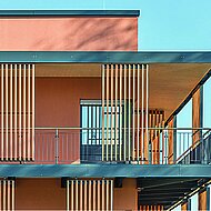 Sonnenschutz – mal linear, mal konstruktiv