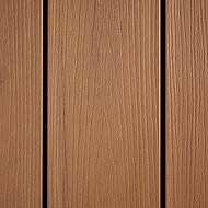 Neue co-extrudierte Terrassendiele mit robuster Eleganz