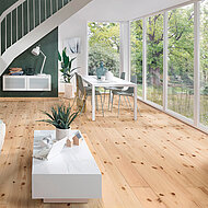 Massives Wohlgefühl dank skandinavischem Holz