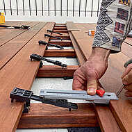 Terrassenverlegung mit gleichmäßigem Fugenbild