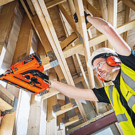 ITW: Mit Online-Tool zum passenden Befestigungsmittel