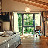 Kneer-Südfenster: Fenster für ganz besondere Chalets inmitten der Baumwipfel