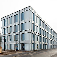 Linzmeier: Fassade im Corporate Design