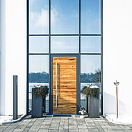 Gugelfuss: Neue Haustür-Serie verbindet Eleganz und Natürlichkeit